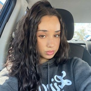 Meet your Posher, Lianexis